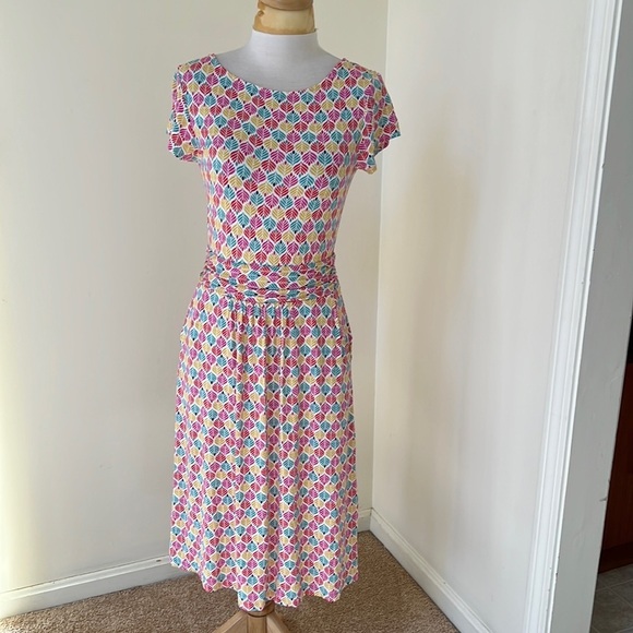 Boden 4L pink multi printed short sleeve dress. - Picture 1 of 7
